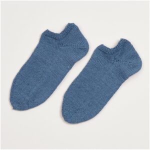 Strickset Socken Modell 14 aus Die Neue Masche Nr. 6 hellblau